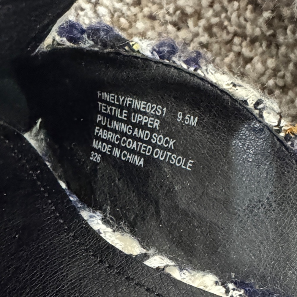 Steve Madden Navy and White Tweed Pointed Mules with Gold Chain Accent - Picture 4 of 5